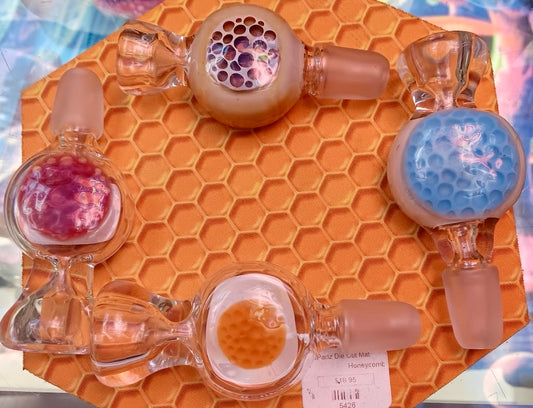 Two Kings Honeycomb Slide